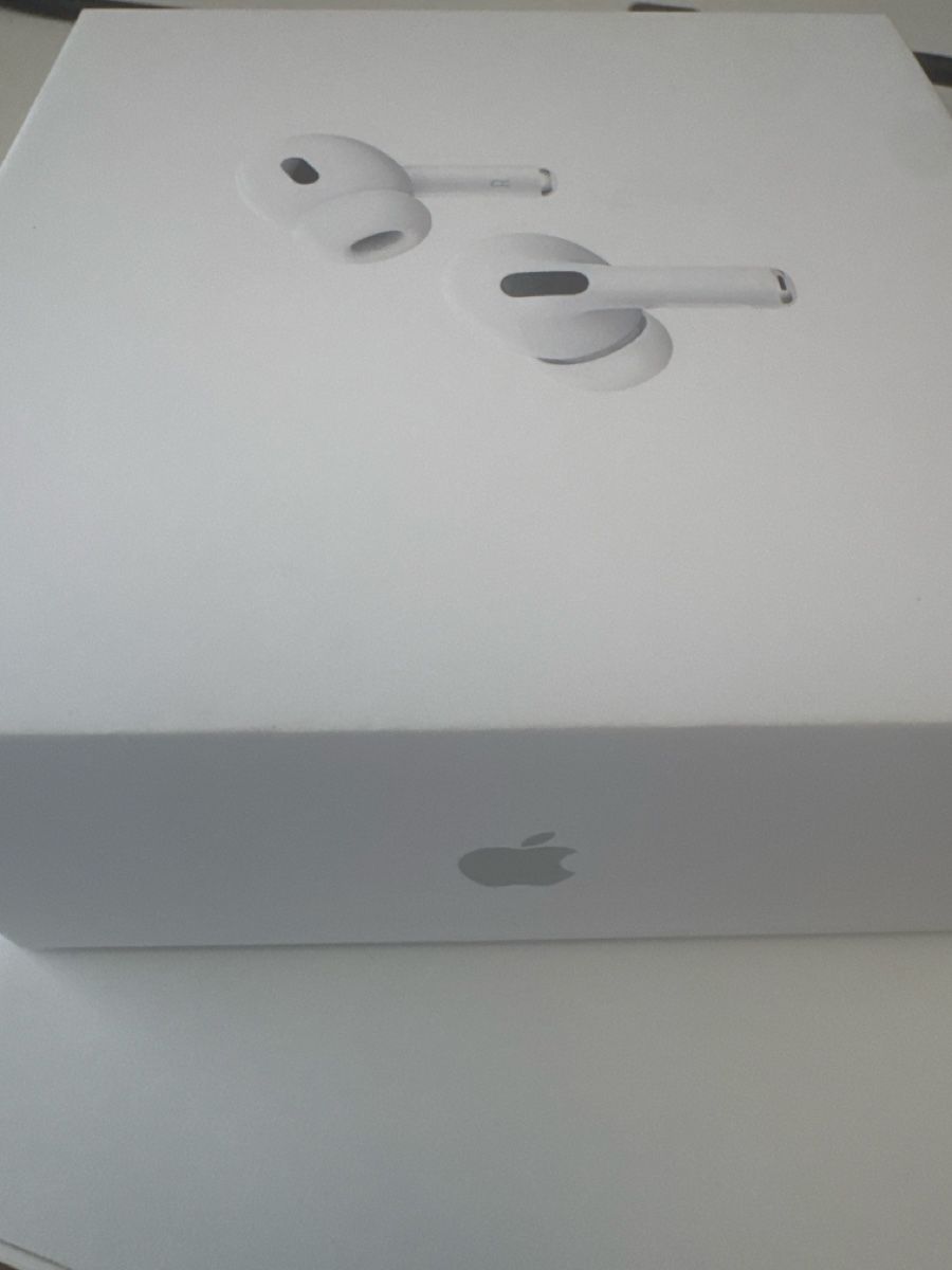 Apple Casques audio: AirPod Pro 2nd génération with MacSafe Charging Case USB-C – Neuf avec emballage d'origine à Zürich par SwissTech37