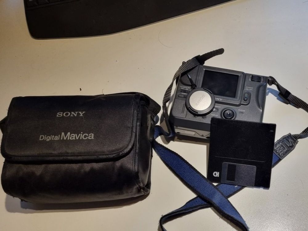 Appareil Photo Vintage Sony Mavica MVC-FD71 (vers 1998) - NON TESTÉ - Pour Collection