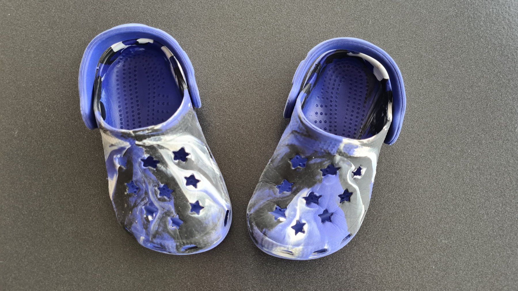 Chaussures garçon: Clogs Kinder – D'occasion à Obergösgen par schesom 2