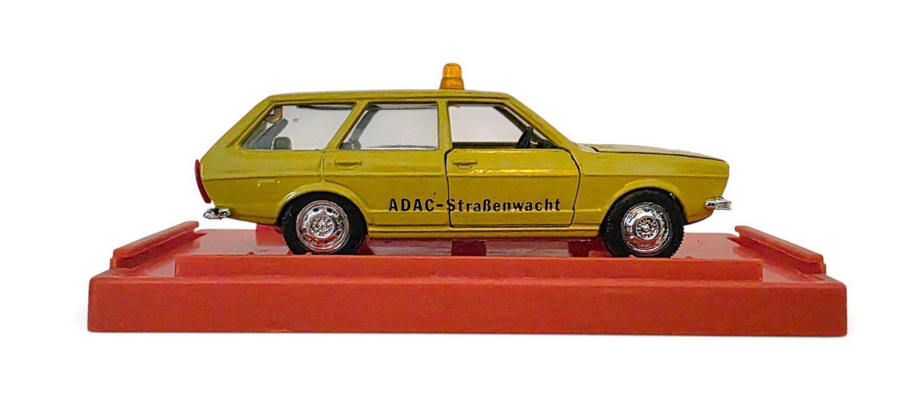 Schuco Modellautos: Schuco ADAC VW Passat Variant – Neu und originalverpackt aus Rickenbach b. Wil von klassikmarkt.ch 3