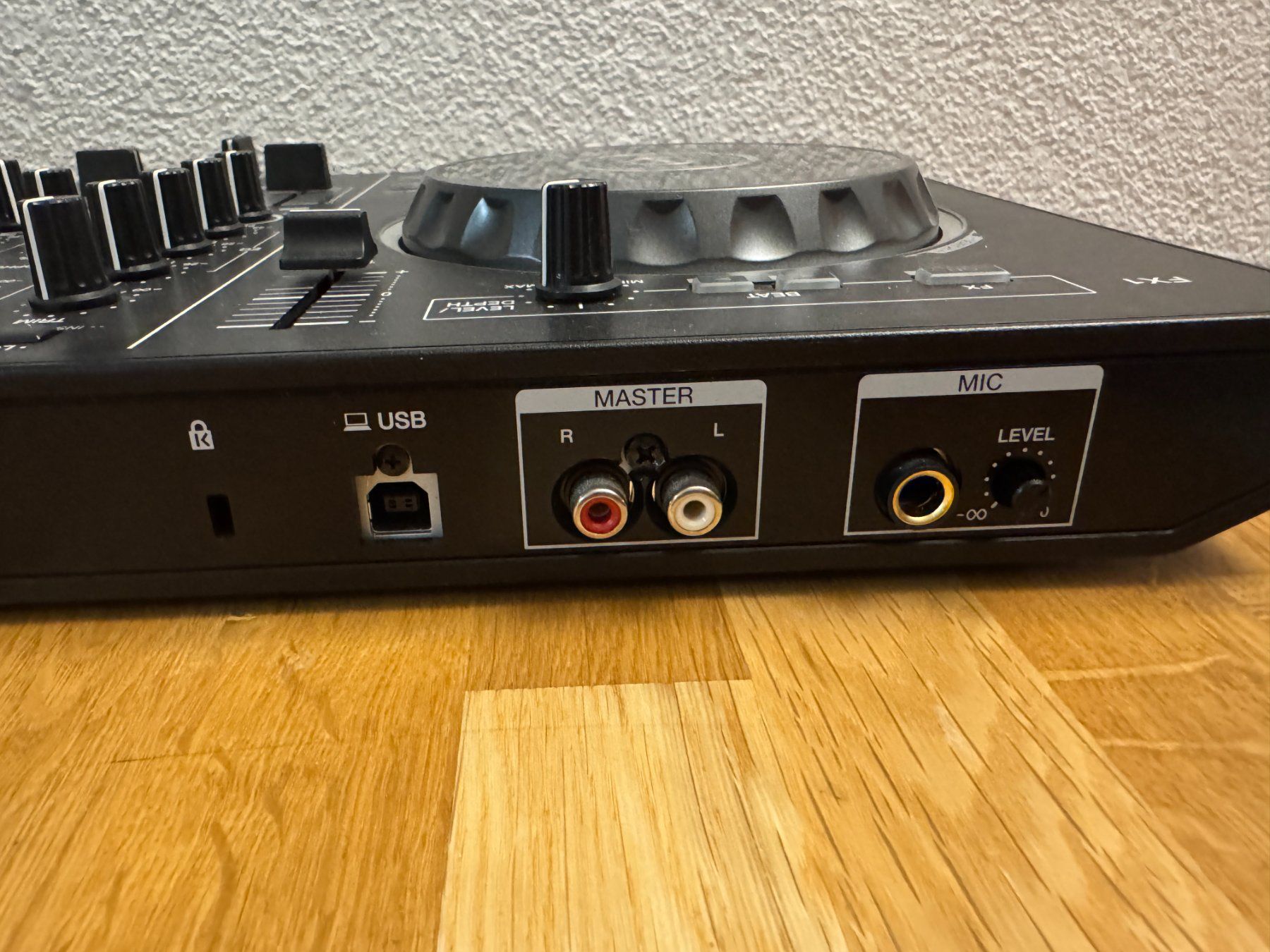 Pioneer Console di mixaggio: Pioneer DJ DDJ-RB DJ-Controller – Usato da Unterkulm venduto da mdd_designs 4