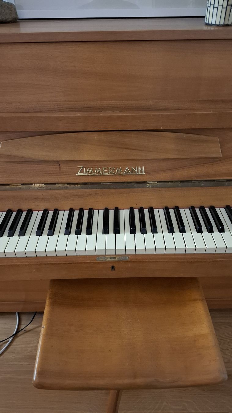 Strumenti musicali: Zimmermann Klavier inkl. Hocker – Usato da Mellingen venduto da lathei 1