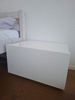 Nachttische: Nachttisch weiss – Gebraucht aus Ruswil von ManuelaImWald