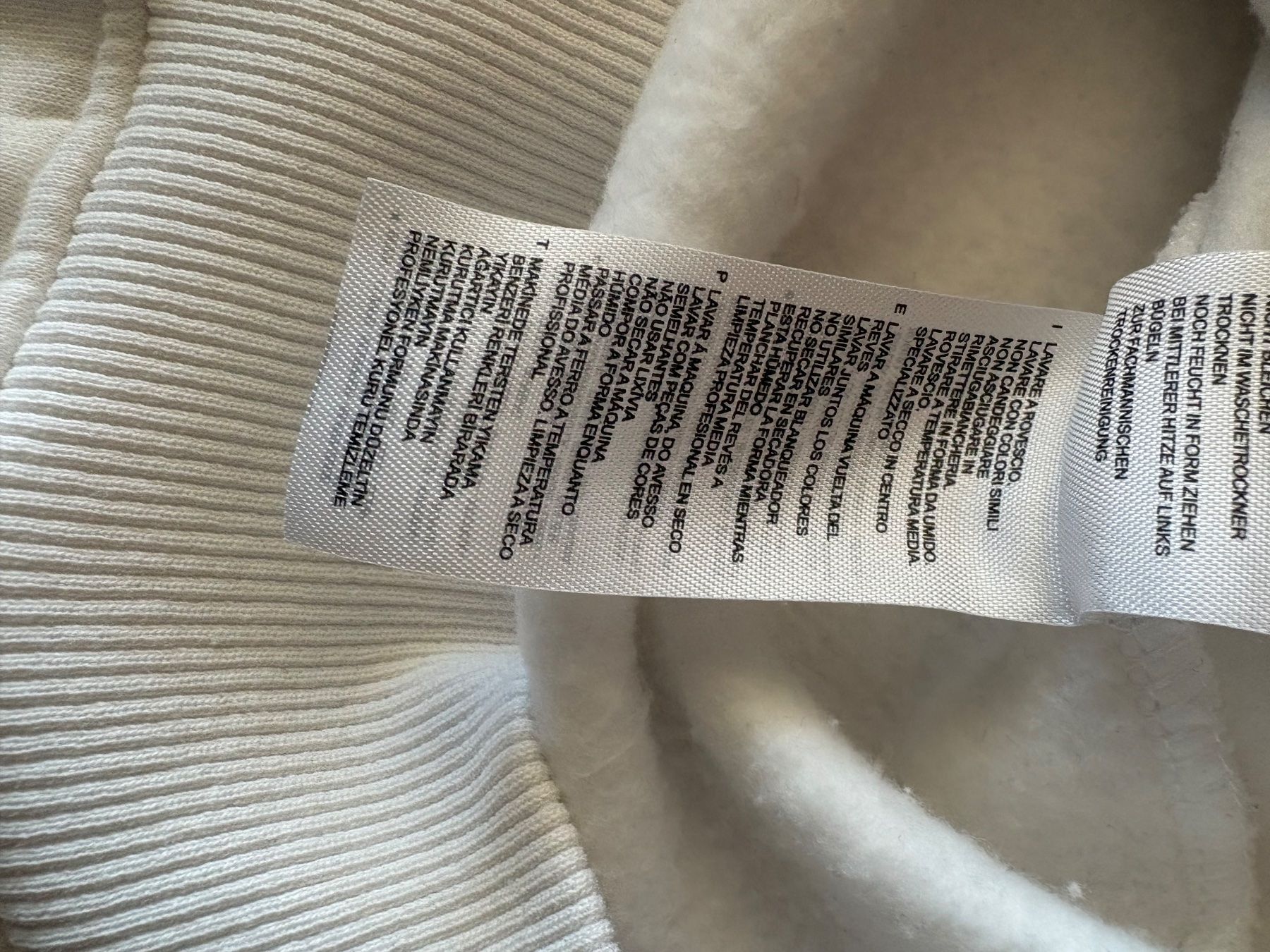 Pullover & Sweatshirts: Pull Essentials blanc, Taille M – Gebraucht aus Villars-sur-Glâne von vie_5d9b 4