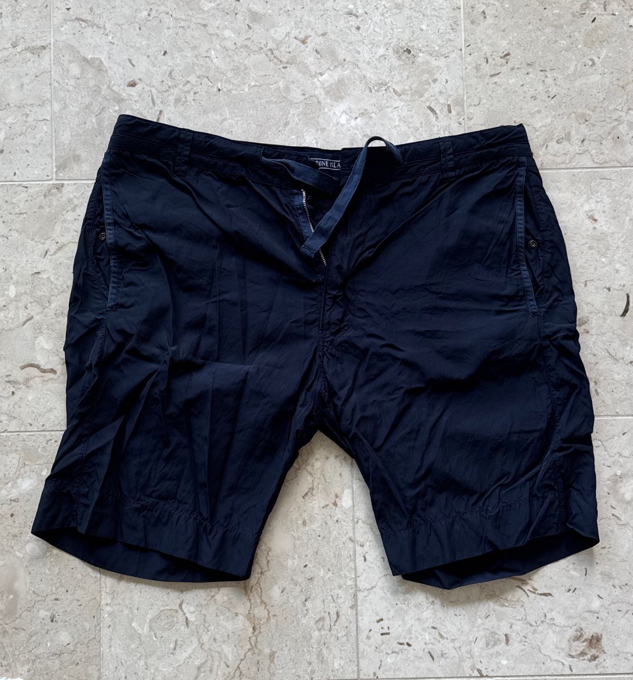 Stone Island Pantaloni: Kurze Hose Stone Island – Nuovo (secondo la descrizione) da Kilchberg ZH venduto da eti_m9g8
