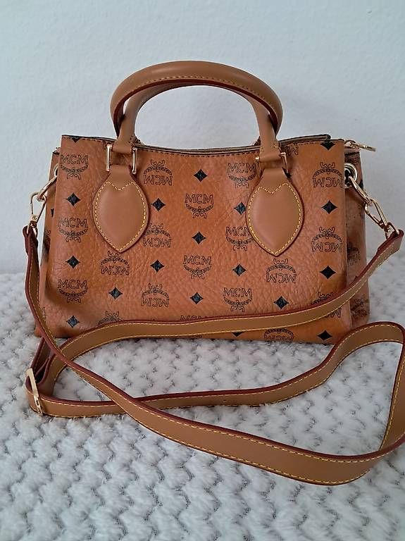 Taschen für Damen: Neue MCM-Tasche (Replika)  – Neu und originalverpackt aus Basel von len_t965