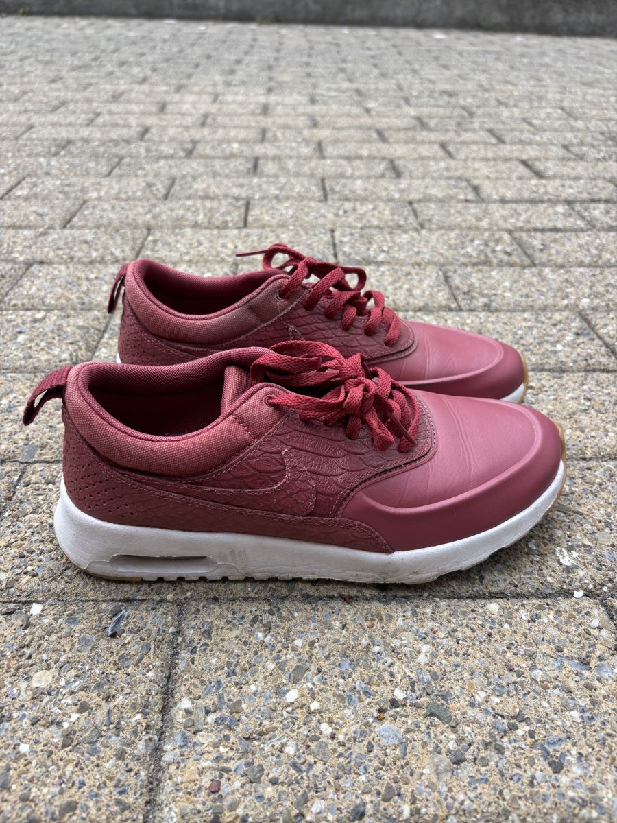 Nike Chaussures femmes: Nike Damenschuhe – D'occasion à Hendschiken par besusu
