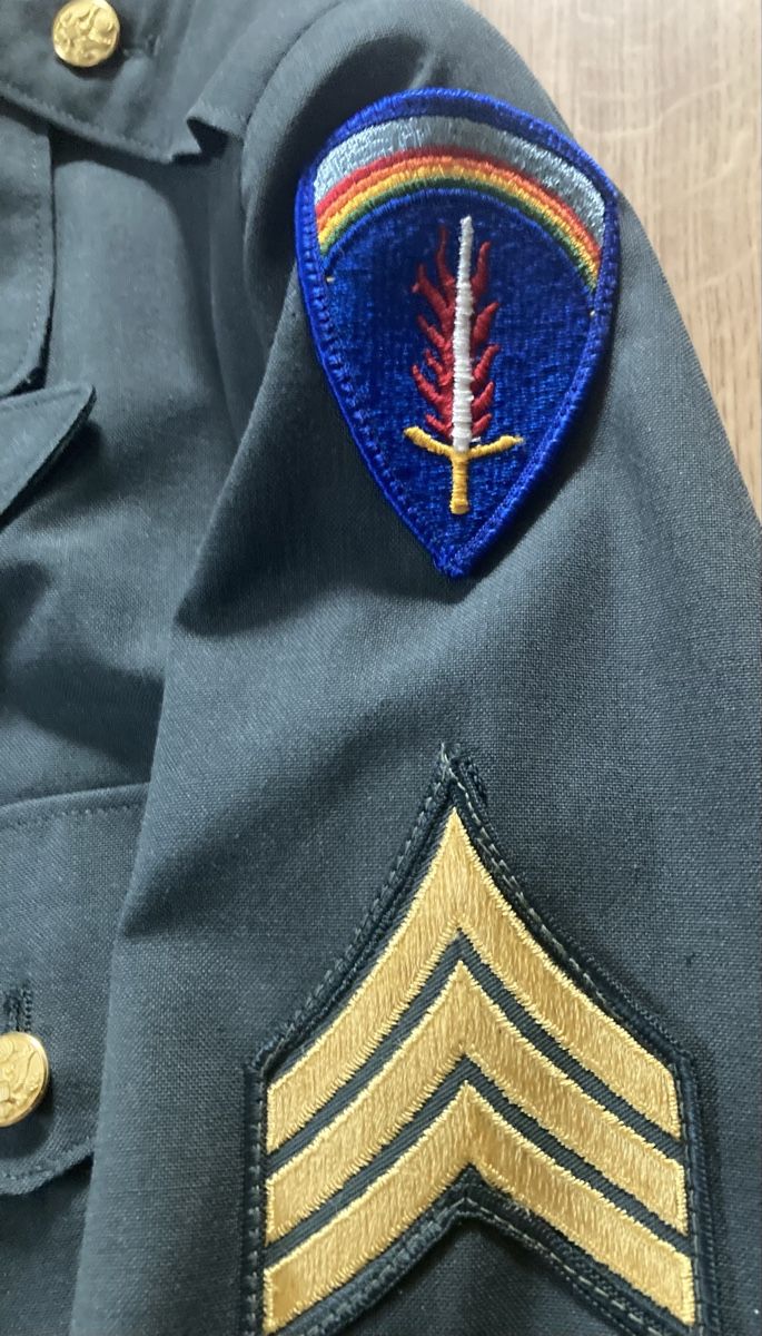 Uniformes: Veste militaire – D'occasion à Bussigny par JPS06 1