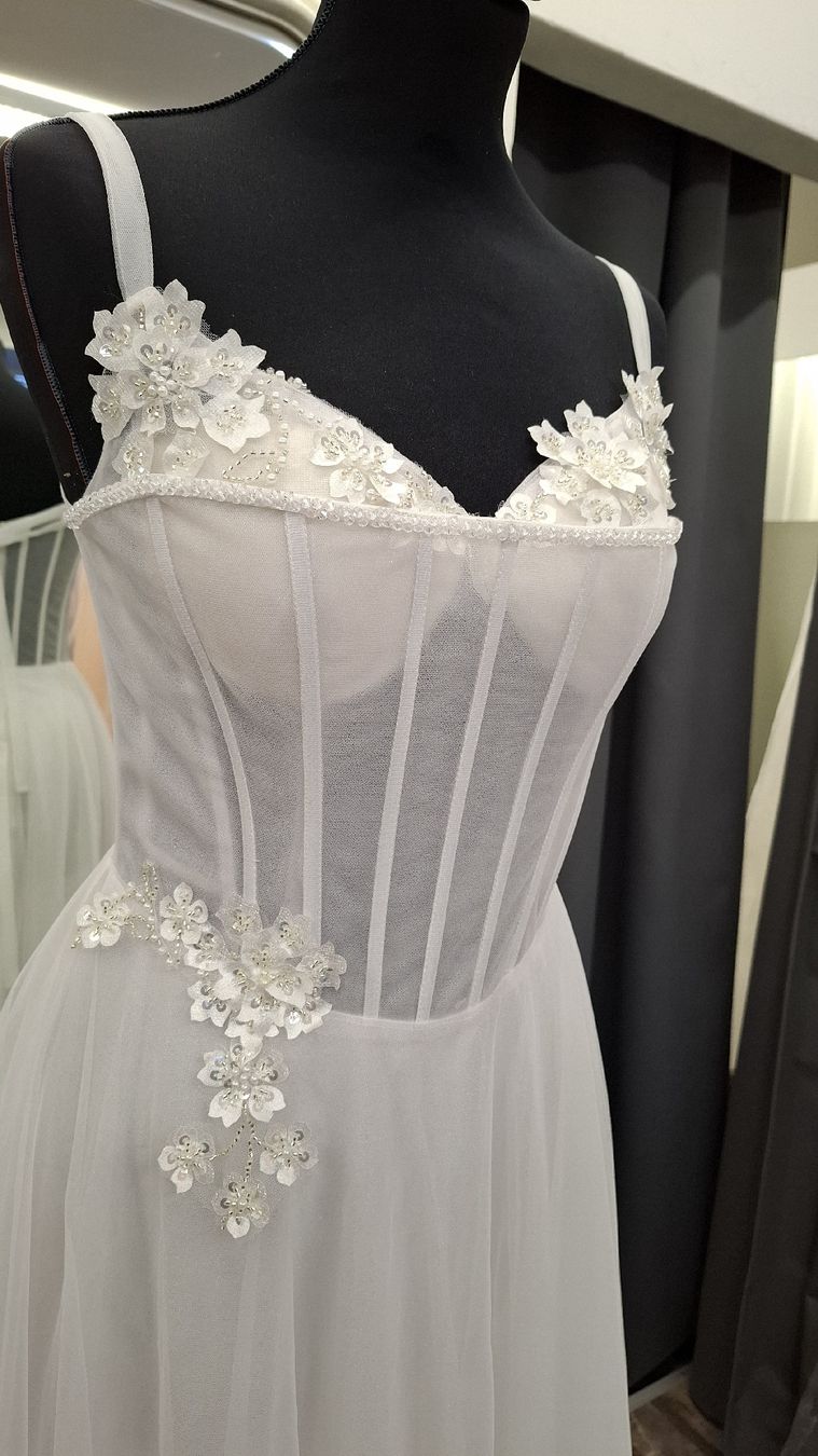 Vestiti: Brautkleid mit Corsage, Grösse 36 – Nuovo (secondo la descrizione) da Uster venduto da VMT. 2