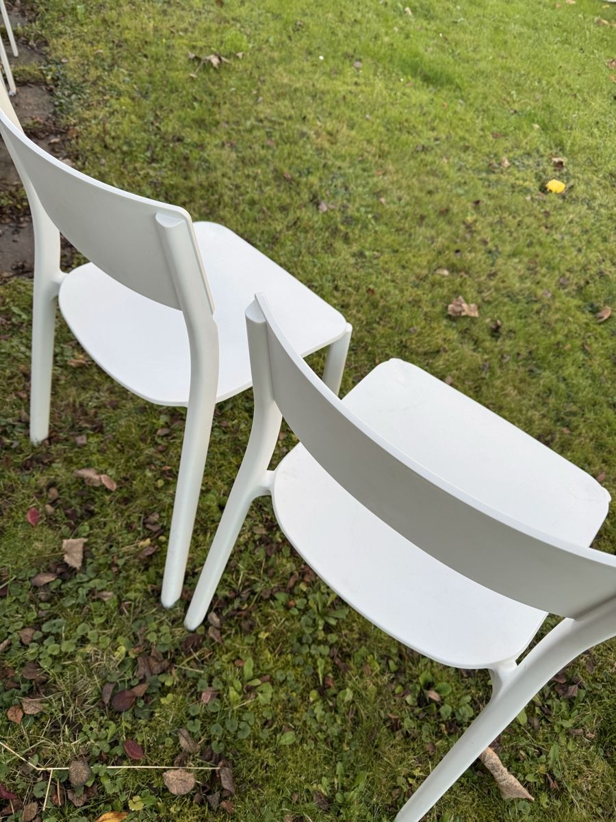 Sedie: Stühle Plastik weiss 2 Stück – Usato da Wiesendangen venduto da cheryy68 2