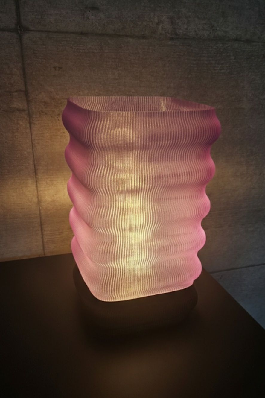 Lampes: Design-Tischleuchte "Wave" (Sockel schwarz) – Neuf (Voir description) à Seon par flukastrim 1