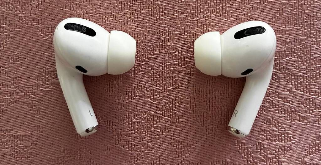 Cuffie: AirPods Pro (1ère génération)  accessoires complets – Usato da Genève venduto da AA3821