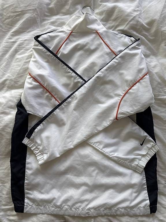 Jacken: Nike Windbreaker/Track Jacket – Gebraucht aus Münchenstein von Daffr 3