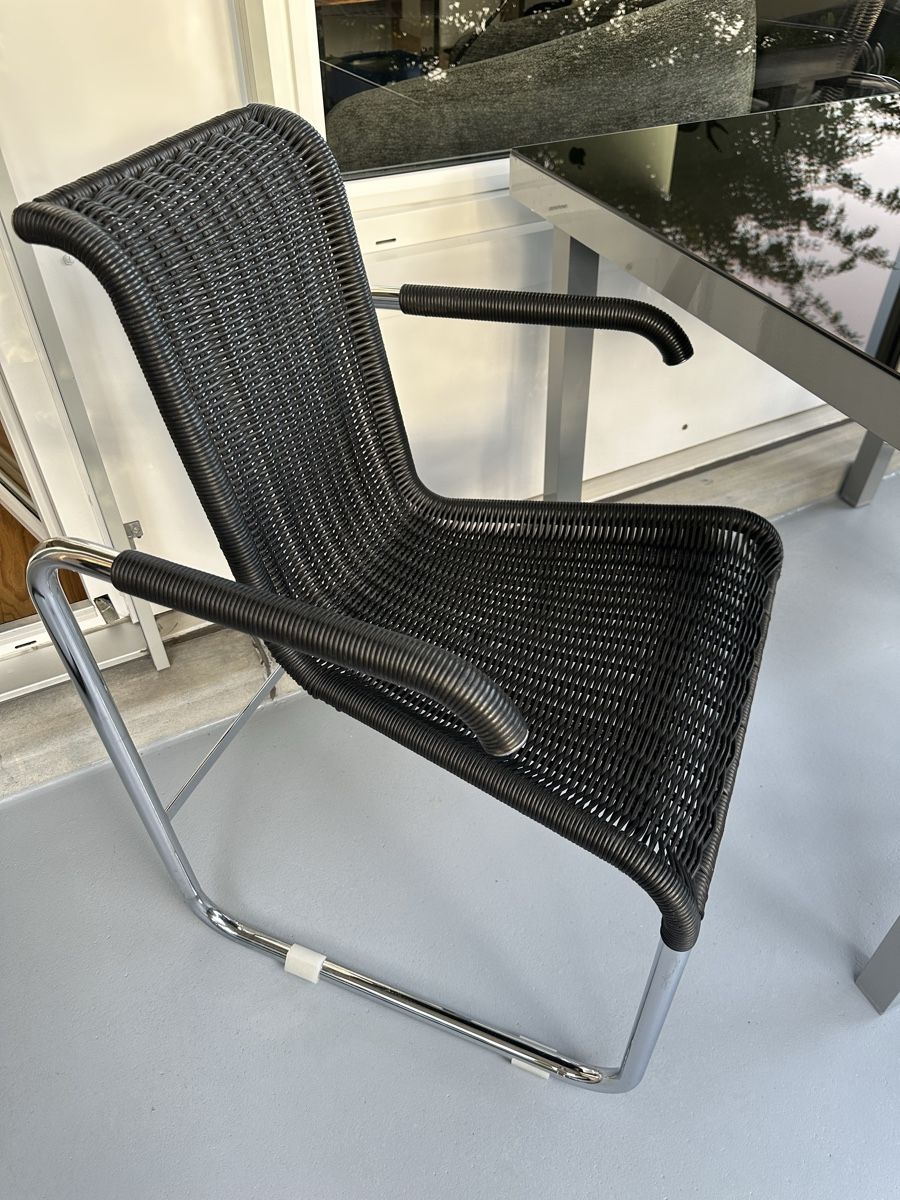 Set di tavolo e panche: Tisch und 3 Freischwinger Stühle  – Usato da Zürich venduto da von_7vbl 7