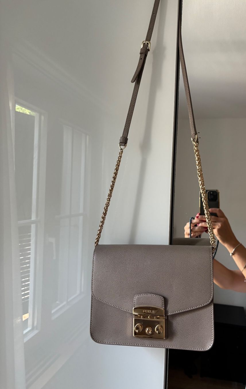 Furla Taschen für Damen: Furla Metropolis Tasche – Gebraucht aus Basel von met_d6zt