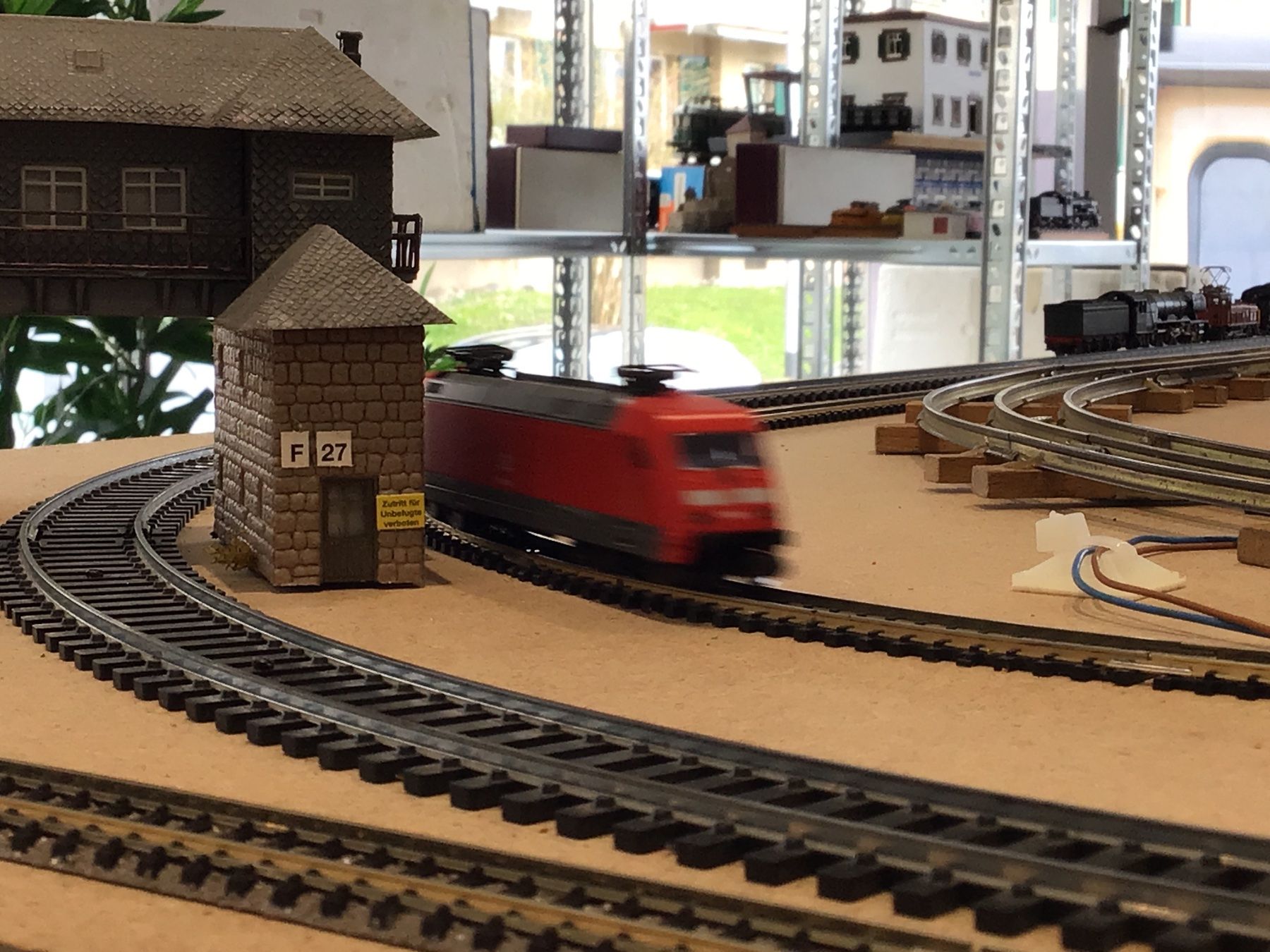 Roco Modellini di ferrovie: ROCO DB BR 101, SPUR N – Usato da Männedorf venduto da Modell-Spezialisten 1