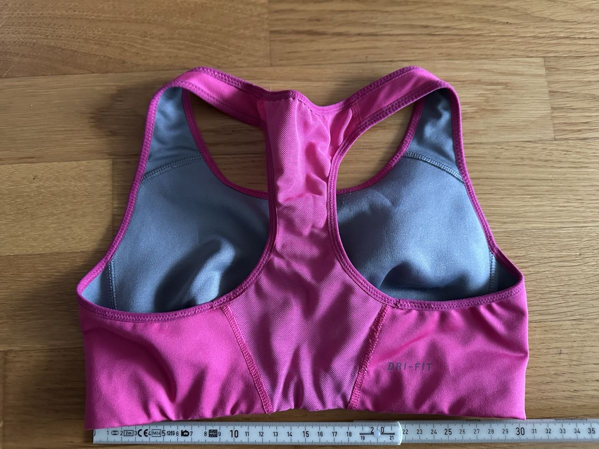 Nike Top: Sport BH Nike Pink Grösse S – Usato da Aegerten venduto da Miggi_7 1