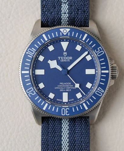 Tudor Orologi: TUDOR Pelagos FXD 42 Titan – Nuovo e nell'imballaggio originale da St. Gallen venduto da galluswatches