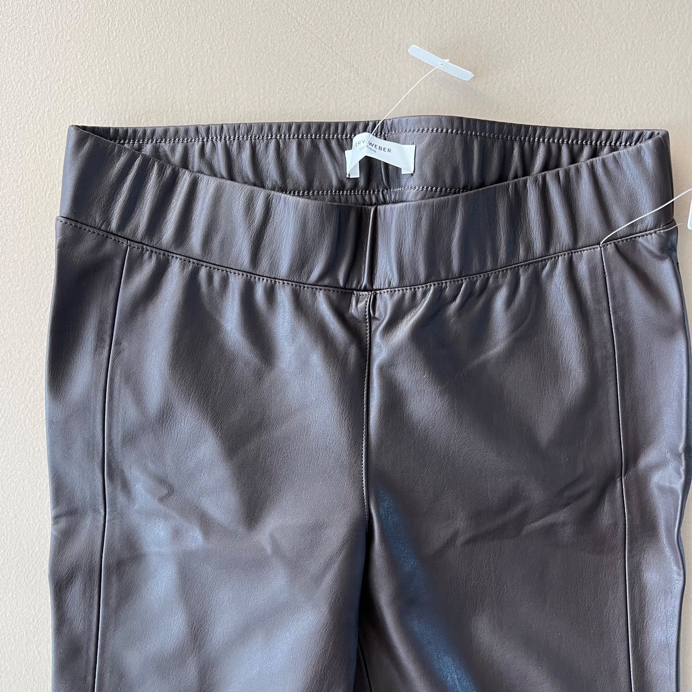 Gerry Weber Pantaloni: neue GERRY WEBER EDITION Kunstleder Hose – Nuovo e nell'imballaggio originale da Zürich venduto da ClosetQueen 3