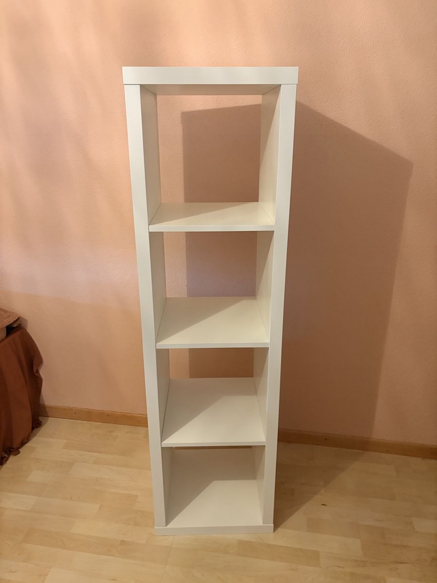 Ikea Étagères: Ikea Kallax Regal  – D'occasion à Zürich par MicheleLoehr