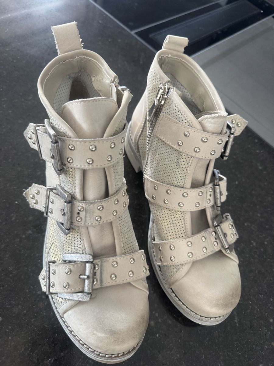 Scarpe da donna: RICCIANERO- Schuhe, Gr. 39 – Usato da Adligenswil venduto da Esthee 1