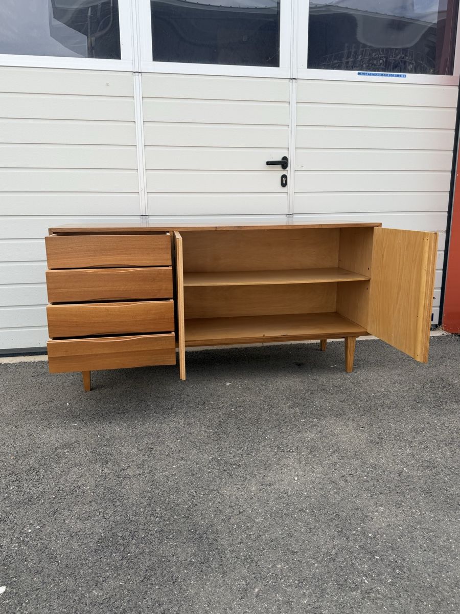 Credenze: Petit Siedboard vintage en noyer – Nuovo (secondo la descrizione) da Arnex-sur-Orbe venduto da Tutu1037 6
