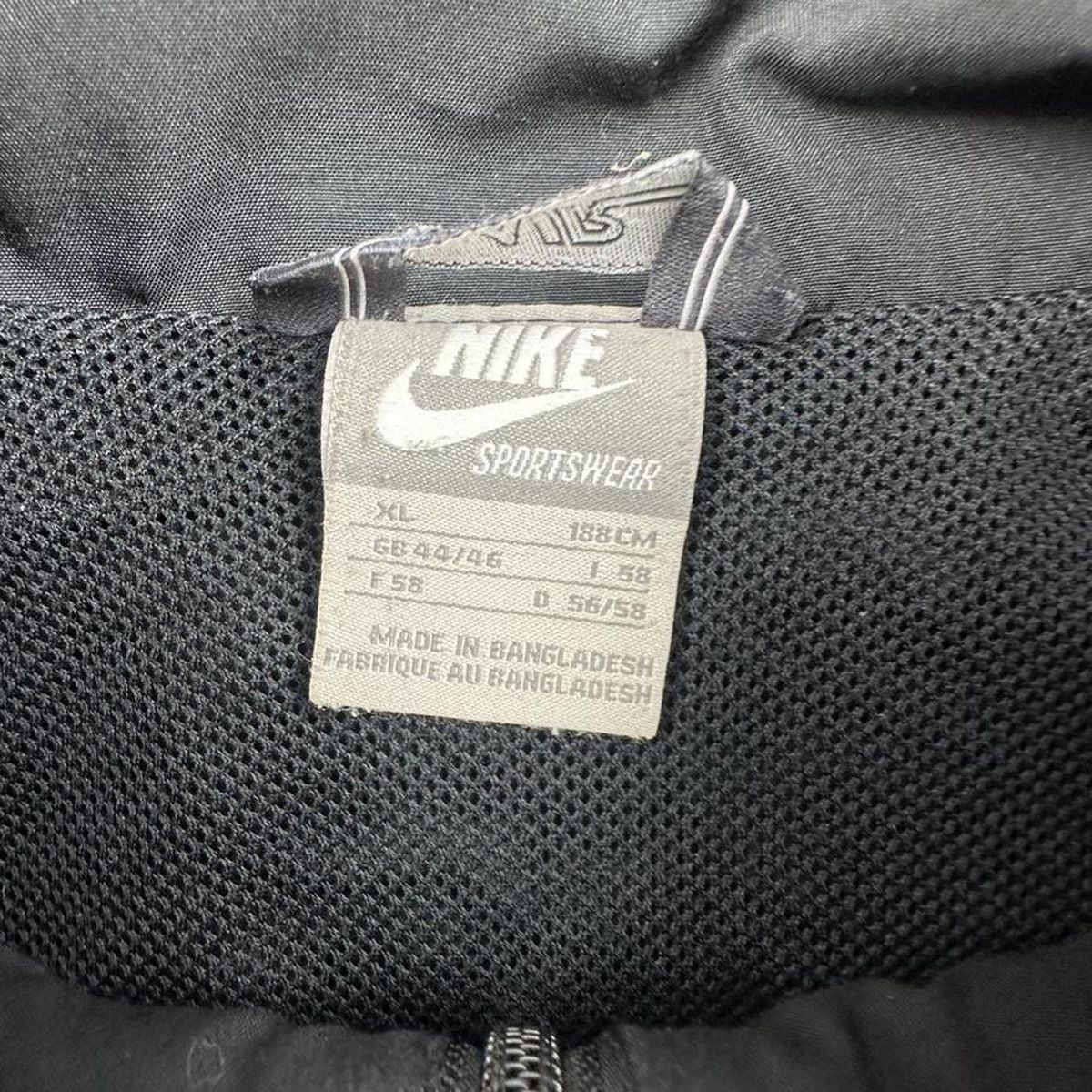 Nike Giacche: Nike black jacket – Usato da Erlinsbach SO venduto da TogaResell 3