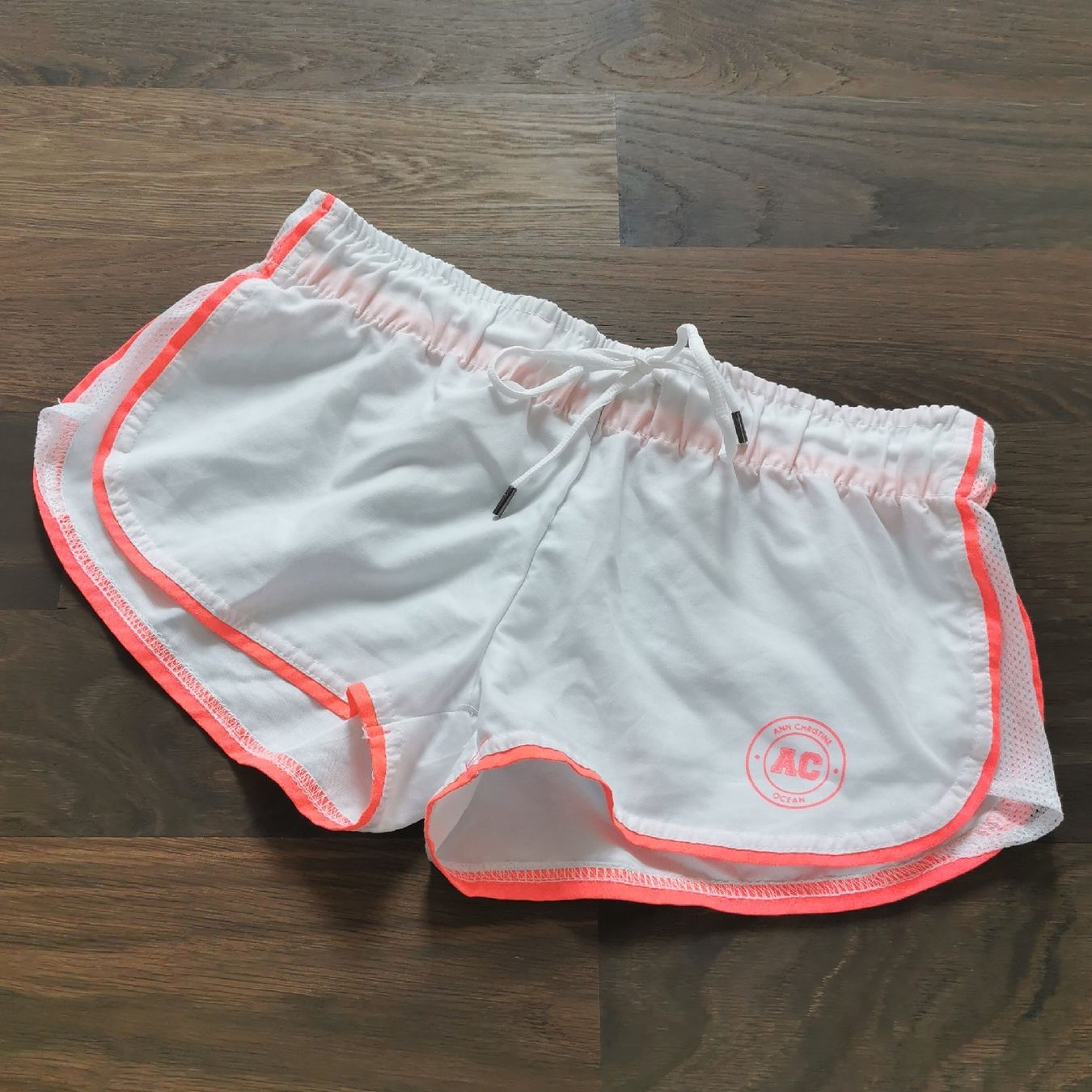 Pantaloni: Sportliche Shorts Gr. S – Usato da Obergerlafingen venduto da Sigus