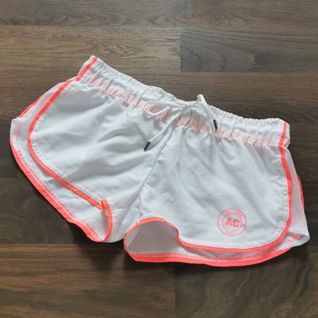 Sportliche Shorts Gr. S