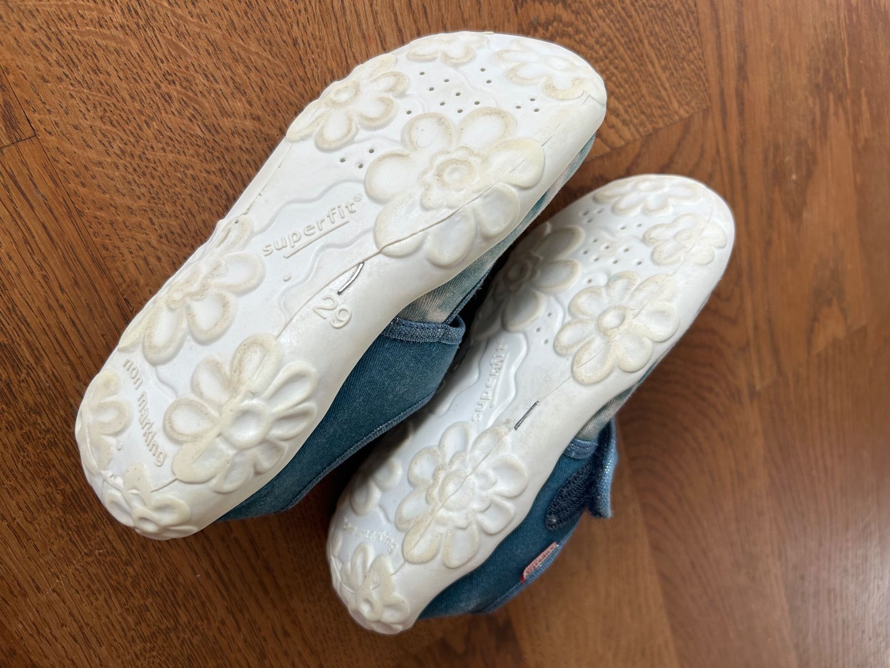 Superfit Scarpe per ragazzi: Hausschuhe***Kinder – Usato da Wädenswil venduto da LS777 4
