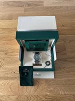 Rolex Oyster Perpetual 41mm Green - Full Set
