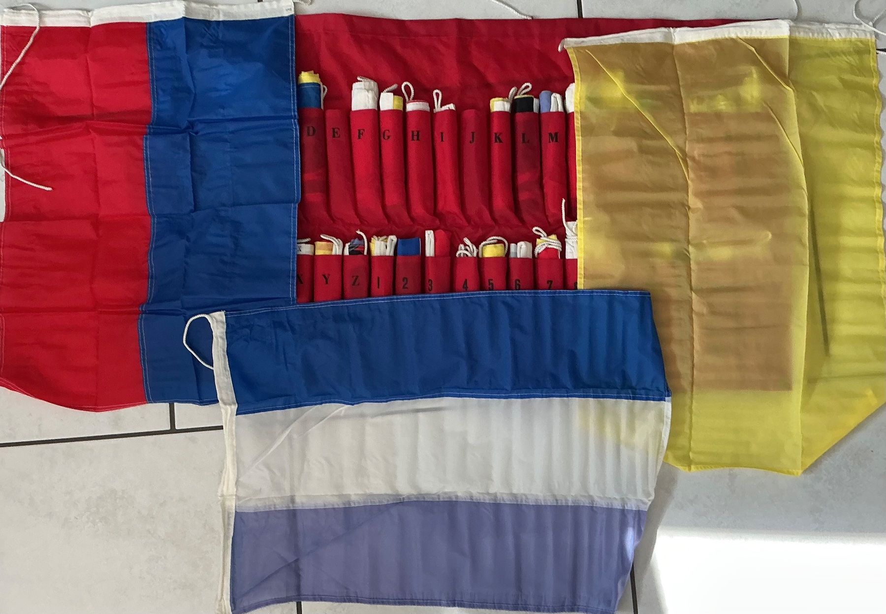 Drapeaux: Flaggensatz – D'occasion à Niederhasli par ercp4 1