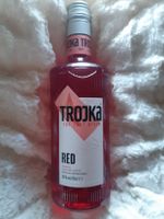Trojka Red