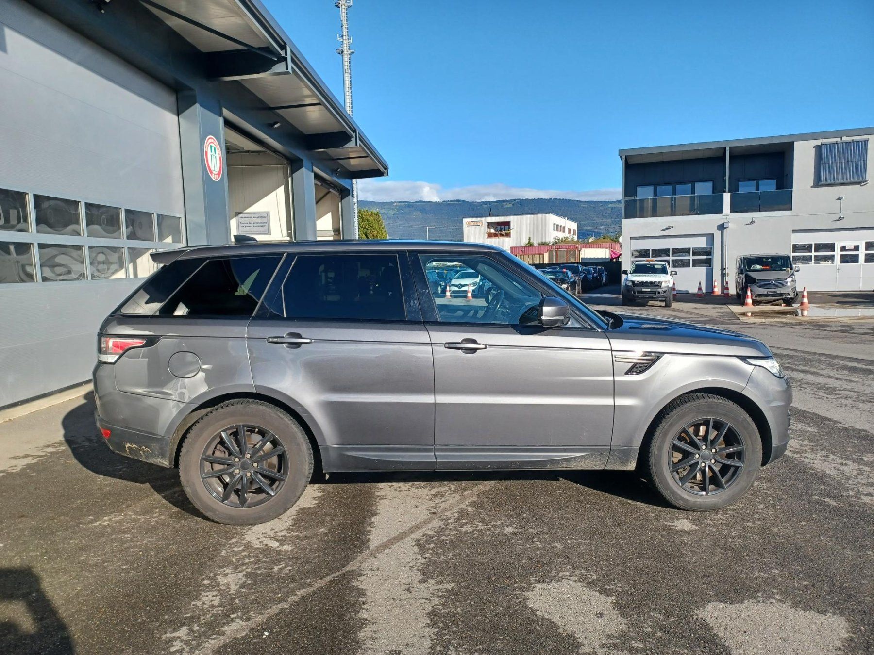 Land Rover Autos: Range Rover Sport 3.0 – D'occasion à Yverdon-les-Bains par  4