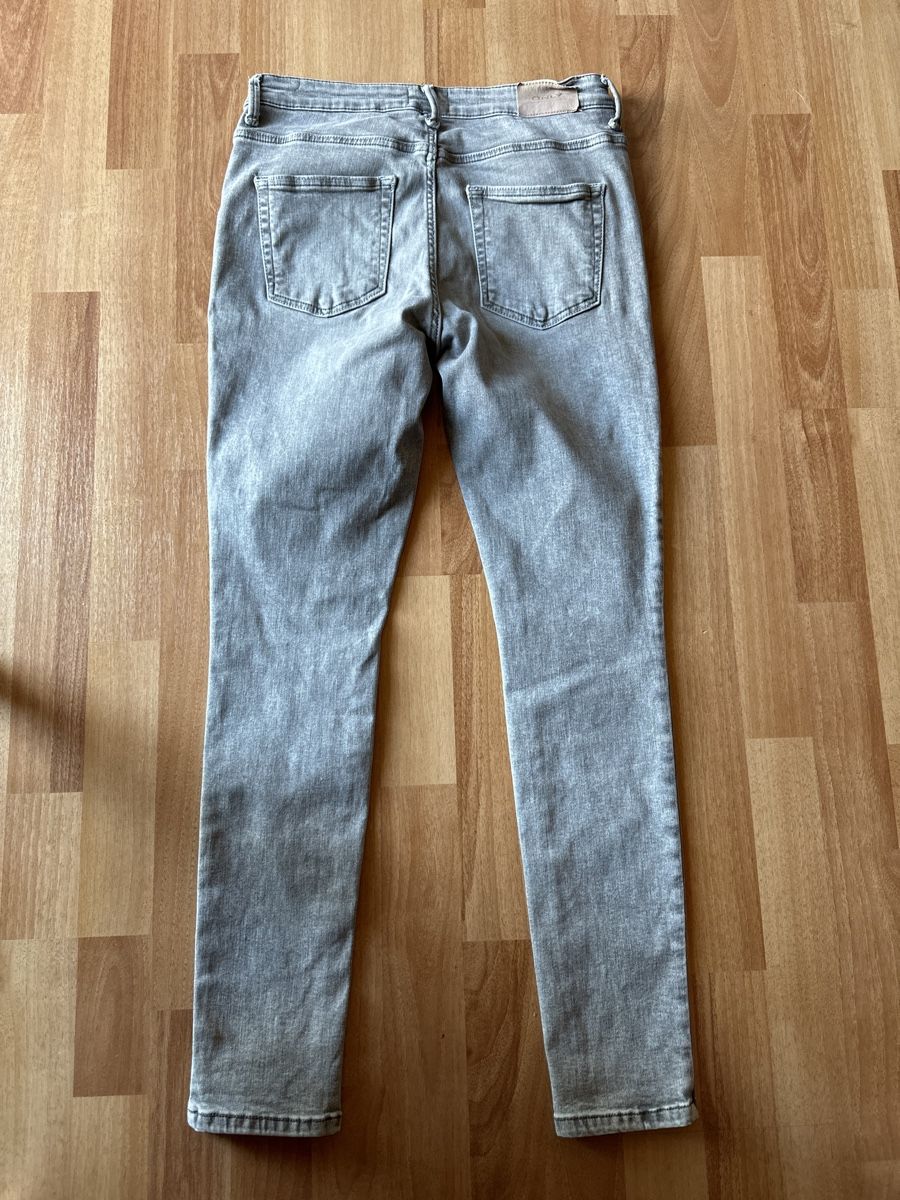 Only Pantaloni: Only Hose Gr. L/30 grau – Usato da St. Gallen venduto da mai_gd7k 1