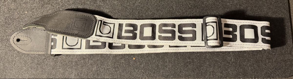 Altri accessori: Guitar Strap Boss – Usato da fey venduto da Caductilometre