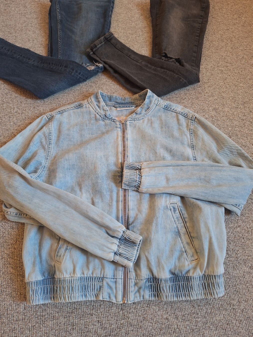 Lots de vêtements: Kleiderpaket Damen – D'occasion à Tamins par VW99 1