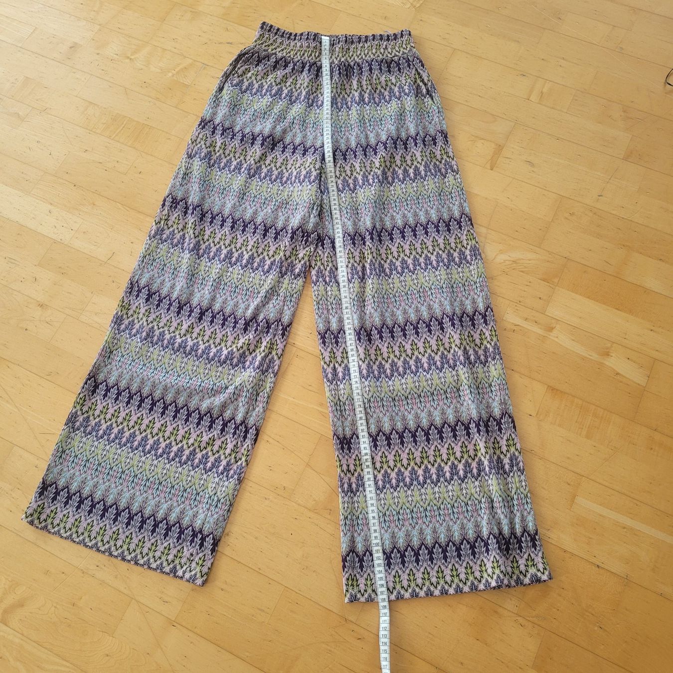 Comma Pantaloni: Sommerliche Palazzohose mit Muster, Grösse M, Comma – Nuovo (secondo la descrizione) da Untereggen venduto da man_zks8 1