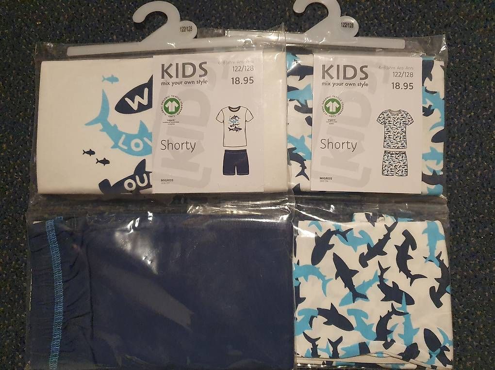 Pigiama & Simili: Pyjamas für zwillinge 122/128 – Usato da Häutligen venduto da manu-abc