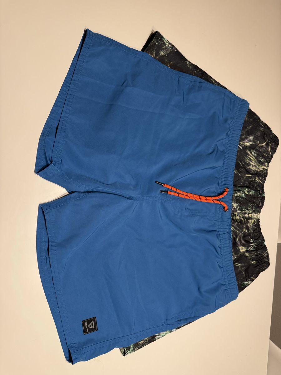 Lots de vêtements: 4 x Grösse M Männer Badhose  – D'occasion à Zürich par Denise-8050 2