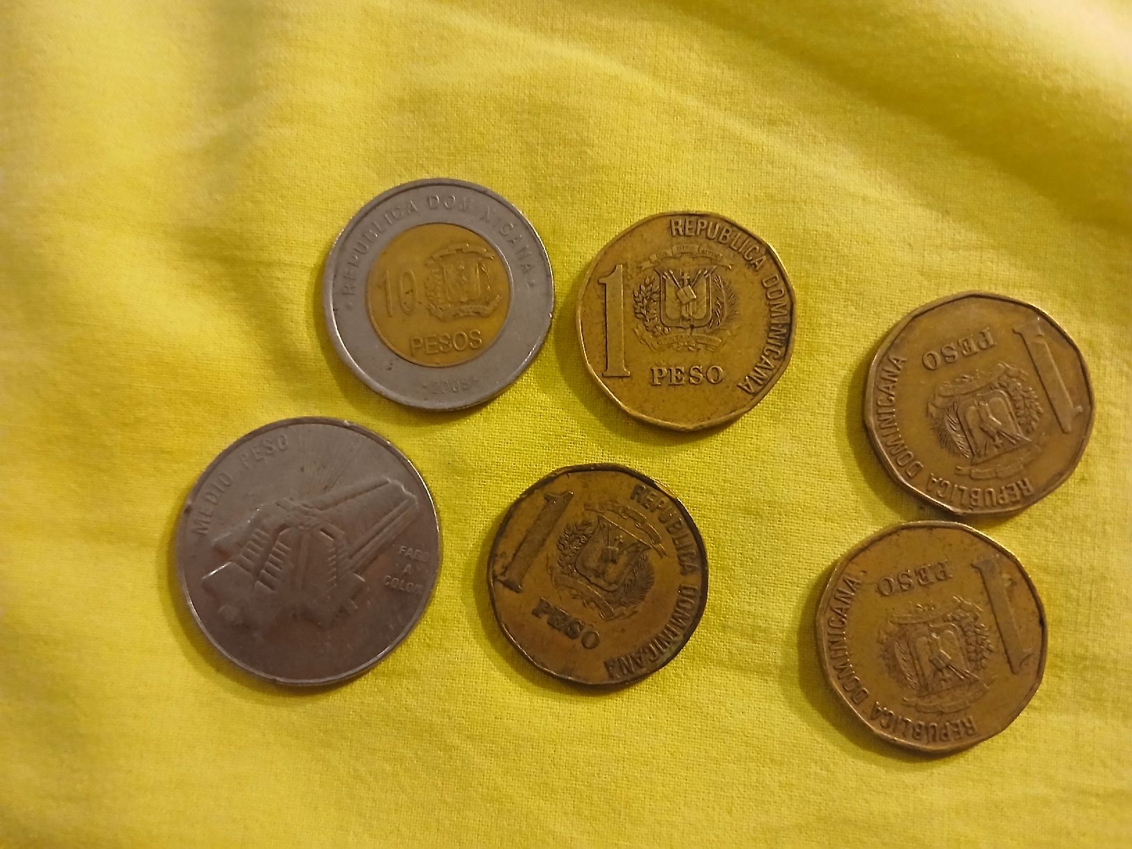 Alle Münzen: Collection 5 piéces 10 Pesos 1 Peso R.D. – Gebraucht aus Marly von globetrotter1723