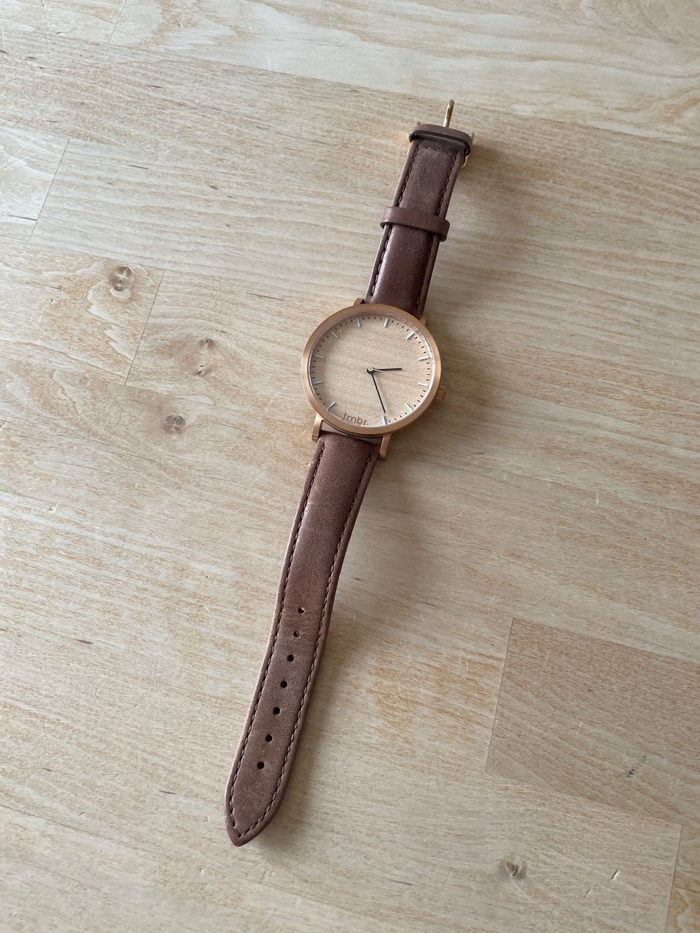 Orologi: Uhr von tmbr braun – Usato da Sursee venduto da Schriftgestalter 1