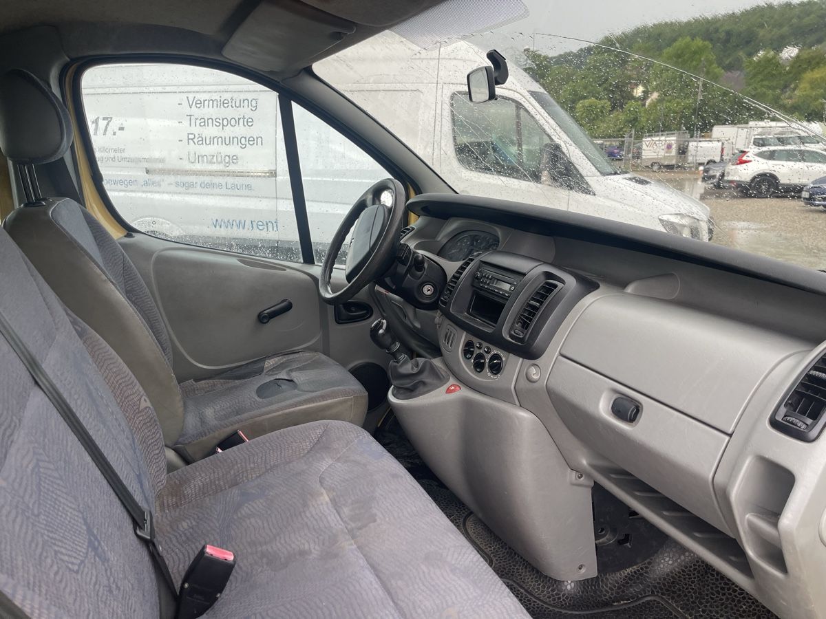 Renault Automobili: Renault Trafic dCi 100  9 sitzer – Usato da Basel venduto da Rikardo_1979 4