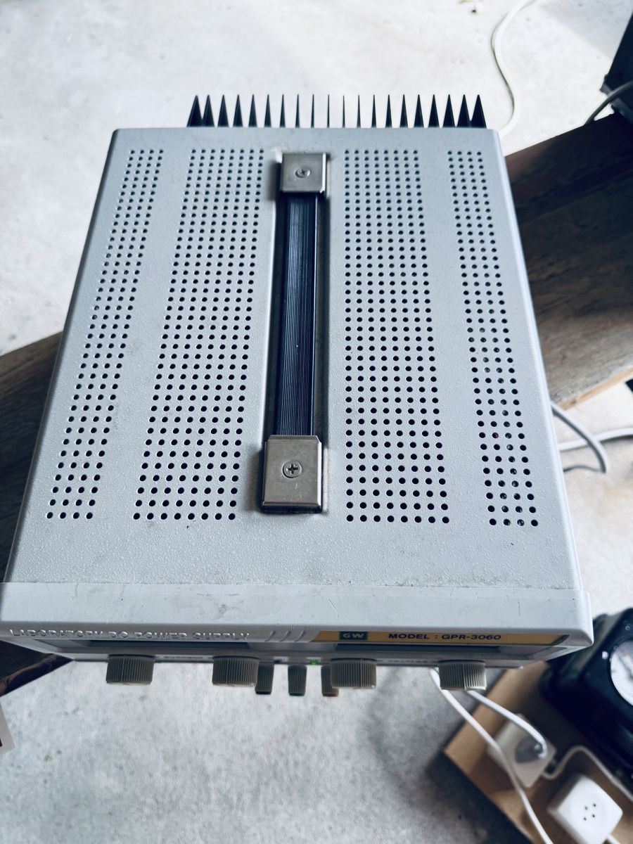Misurare: Laboratory Power Supply GW Model GPR-3060 – Usato da Sternenberg venduto da Mcfraui 2
