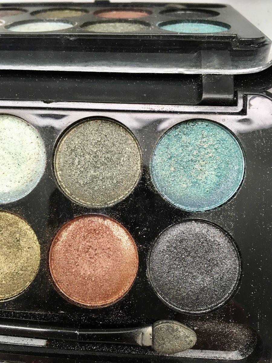 Make-up: MAC Schimmer Lidschatten Palette 8 Farben – Usato da Bellinzona venduto da LuganoBoutique 3