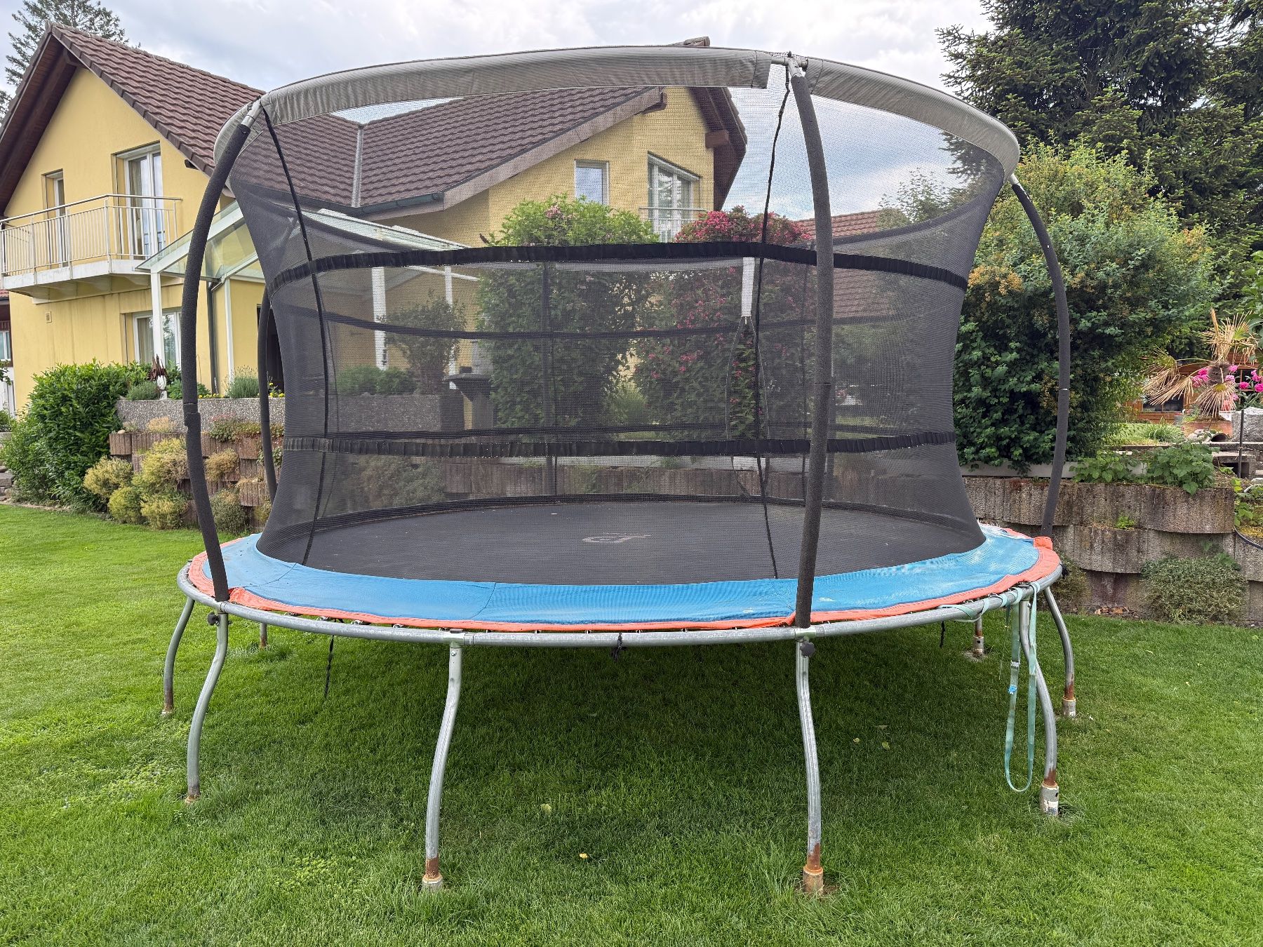 Trampolini: Grosses Gartentrampolin Ø 5 m mit Sicherheitsnetz – Usato da Neuendorf venduto da Vonarb100 1