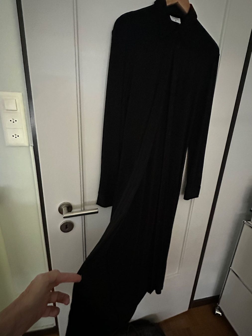 Filippa K Vestiti: Kleid Filippa K schwarz langarm – Usato da Weggis venduto da emanjo 2