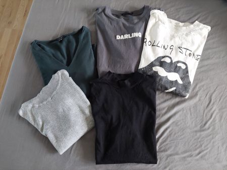 5 TEILIGES MARKEN T-SHIRT KLEIDERPAKET GR. XS/S