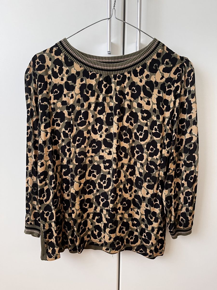 Rich & Royal T-shirt: Rich&Royal Shirt, Grösse S, Olive/Leopard – Usato da Zürich venduto da Kleanthy