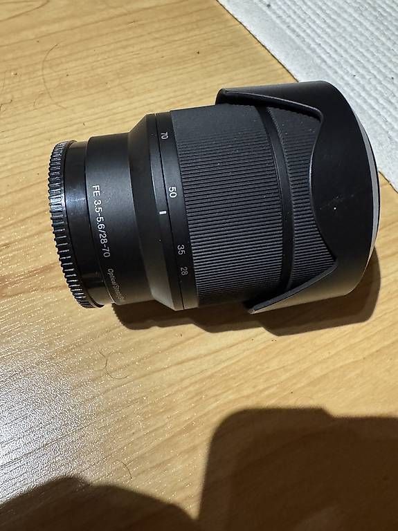 Sony Objectifs: Sony FE 3.5-5.6/28-70 OSS – D'occasion à Unterseen par paromaka